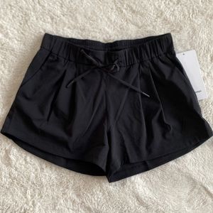 ❤️ Lululemon Stroll At Sundown WovenAir Short 3" NWT Size 6